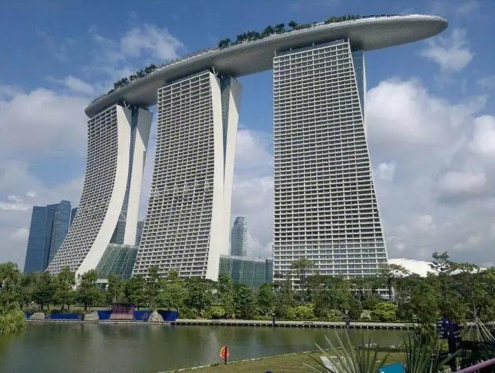 新加坡滨海湾金沙酒店建筑分析,新加坡滨海湾金沙酒店的视频