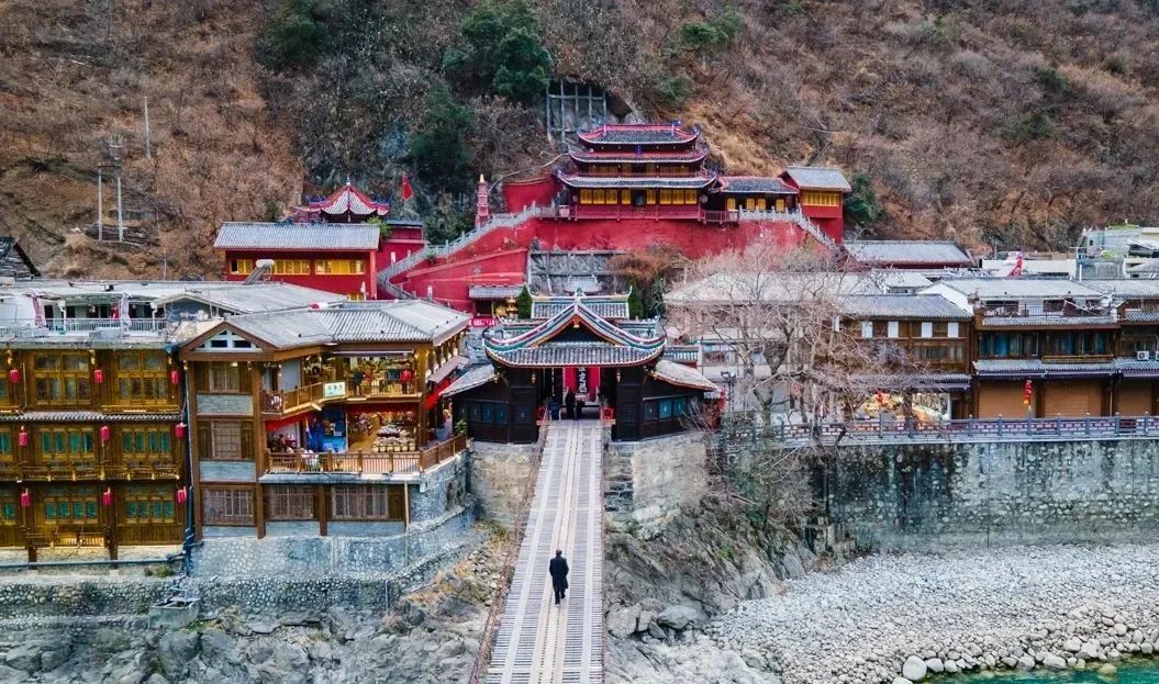 火出圈啦,甘孜文旅局长化身侠客火出圈