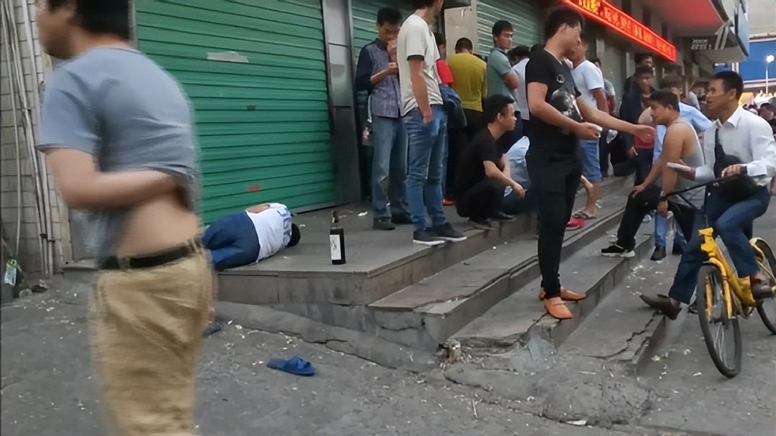 4元的面，5毛的烟，“三和大神”和躺平的职场人，出路在哪里？