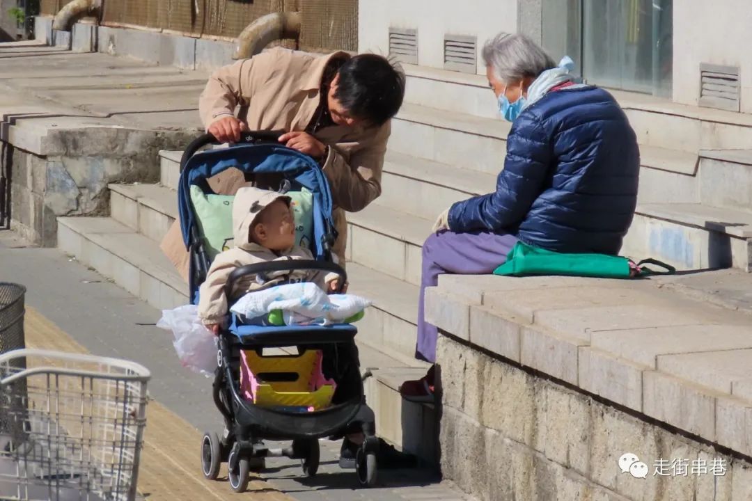 爷孙隔代亲的经典歌曲,爷孙隔代亲