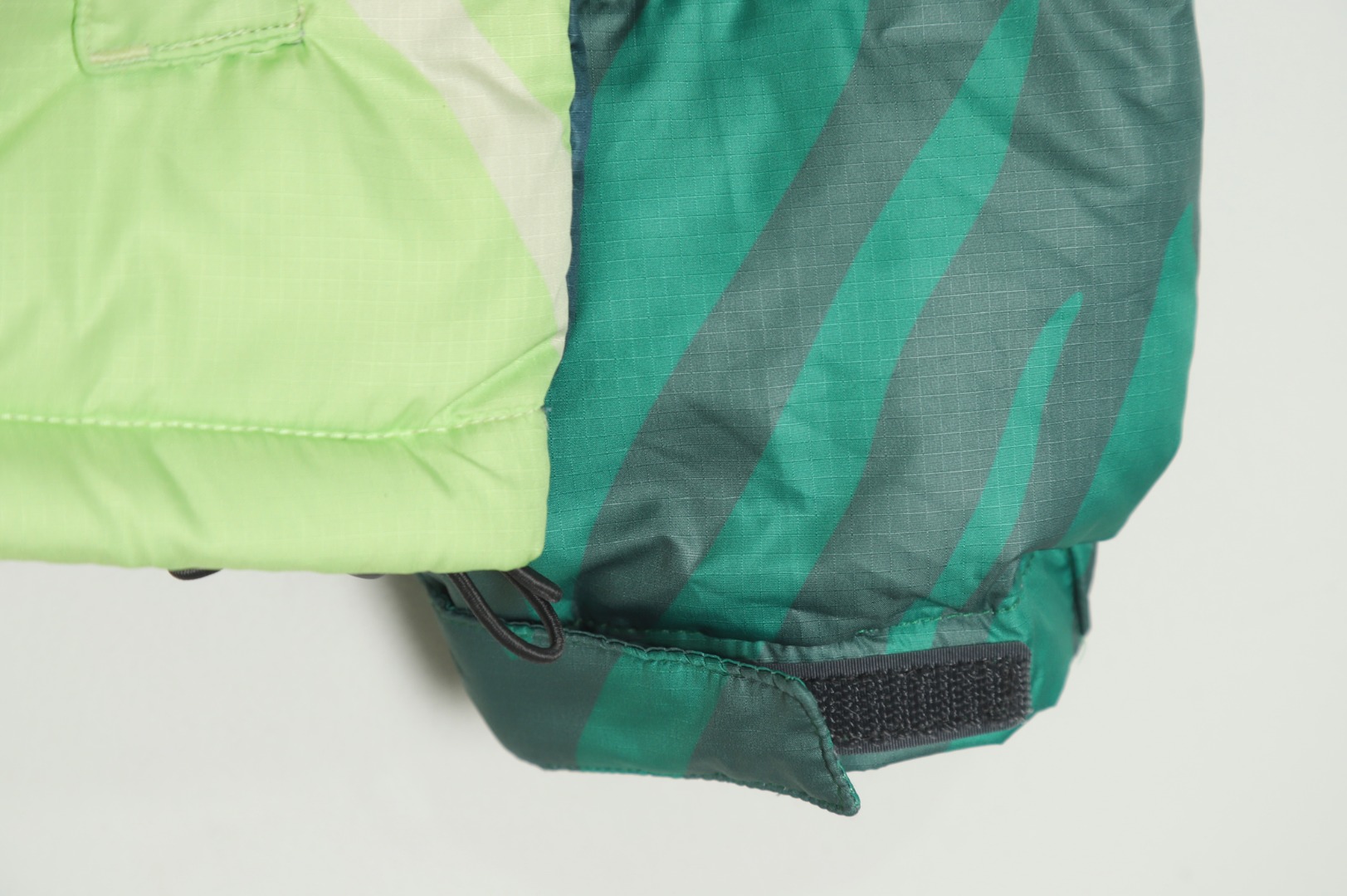 TheNorthFace北面联名款1996美版羽绒服显得更年轻有活力的感觉