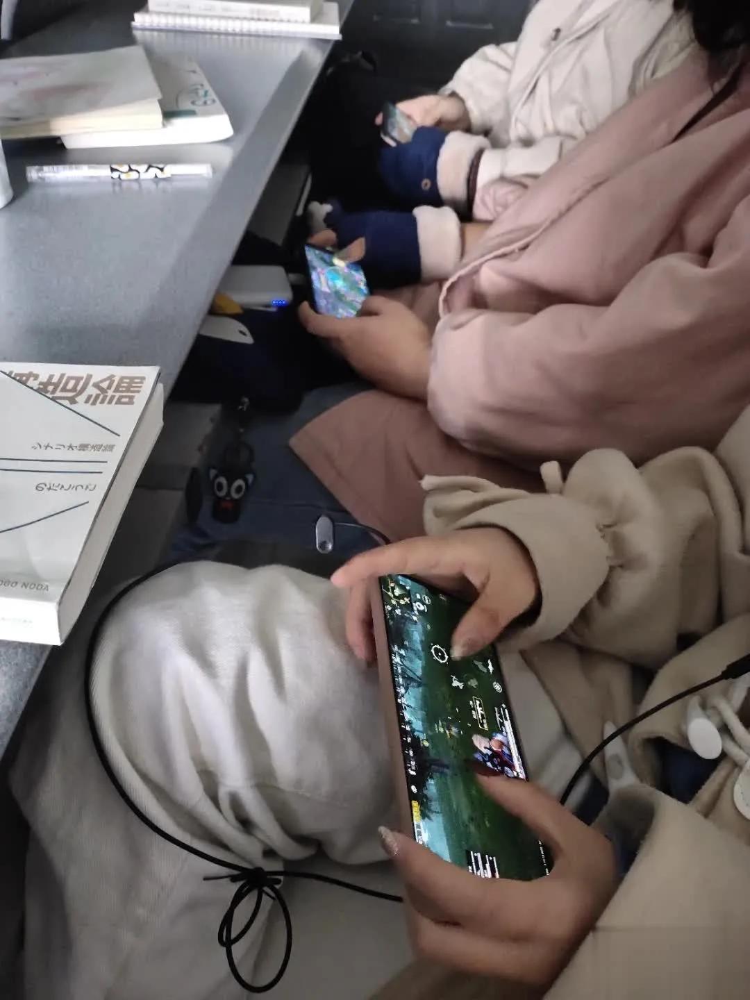 一年关万家，是谁杀死了网吧？