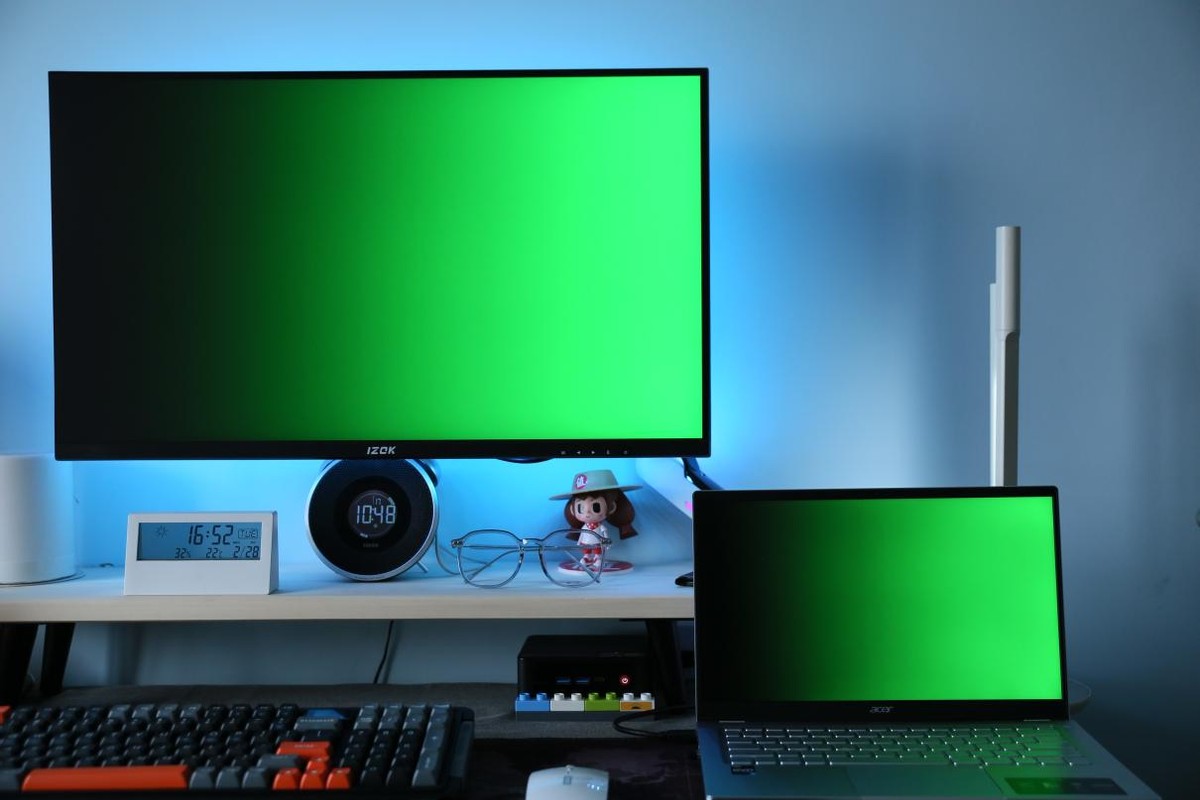 色域100%srgb不闪屏的显示器,不漏光的4kips显示器