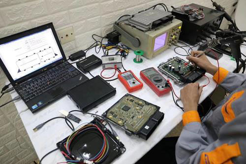 笔记本电脑开机后黑屏但鼠标移动,笔记本电脑开机有鼠标黑屏怎么办