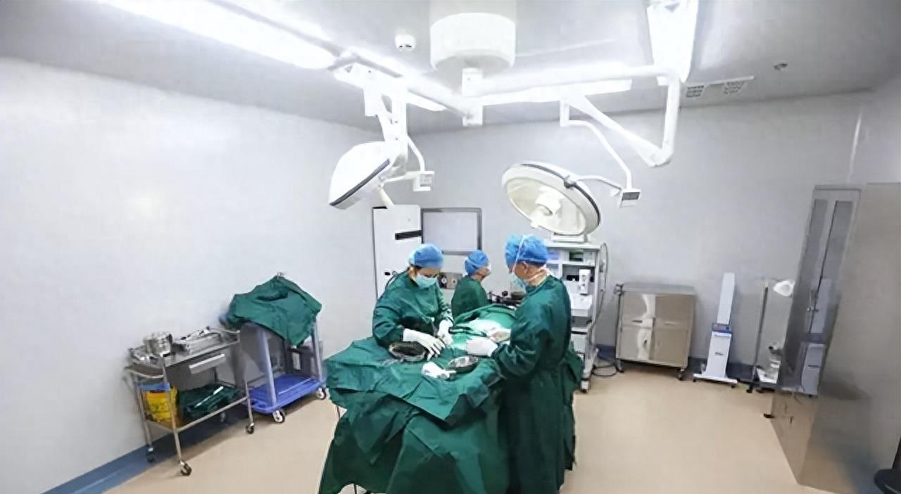 宁夏姑娘耿子做“女变男”手术,强行变成男人后,现在怎么样了?