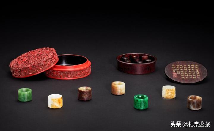 香港苏富比拍卖玻璃翡翠吊坠价格,苏富比拍卖黄翡翠玉手镯