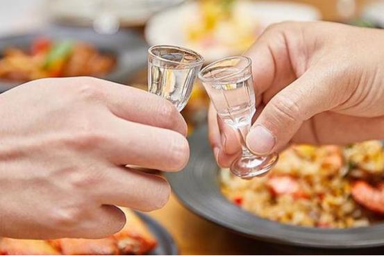 八月十五宴请常用的4款“团圆酒”，100%无添加，好喝不贵不丢面