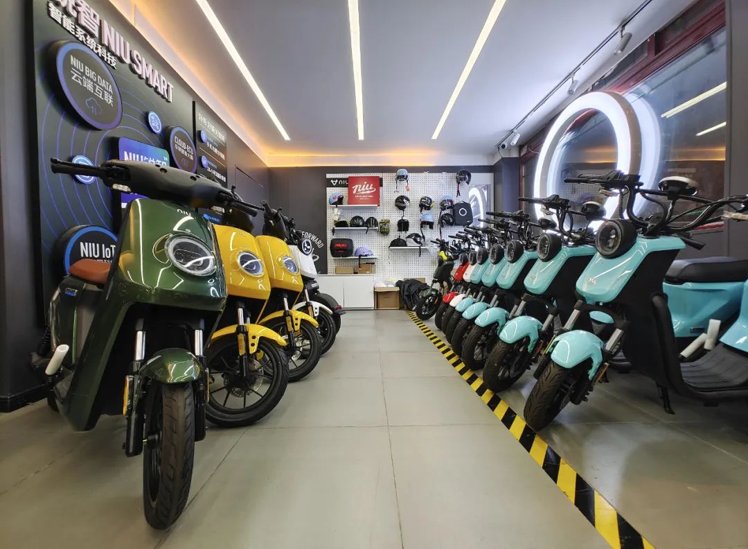 小刀台铃爱玛雅迪小牛哪个好,爱玛和雅迪小牛电车哪个好