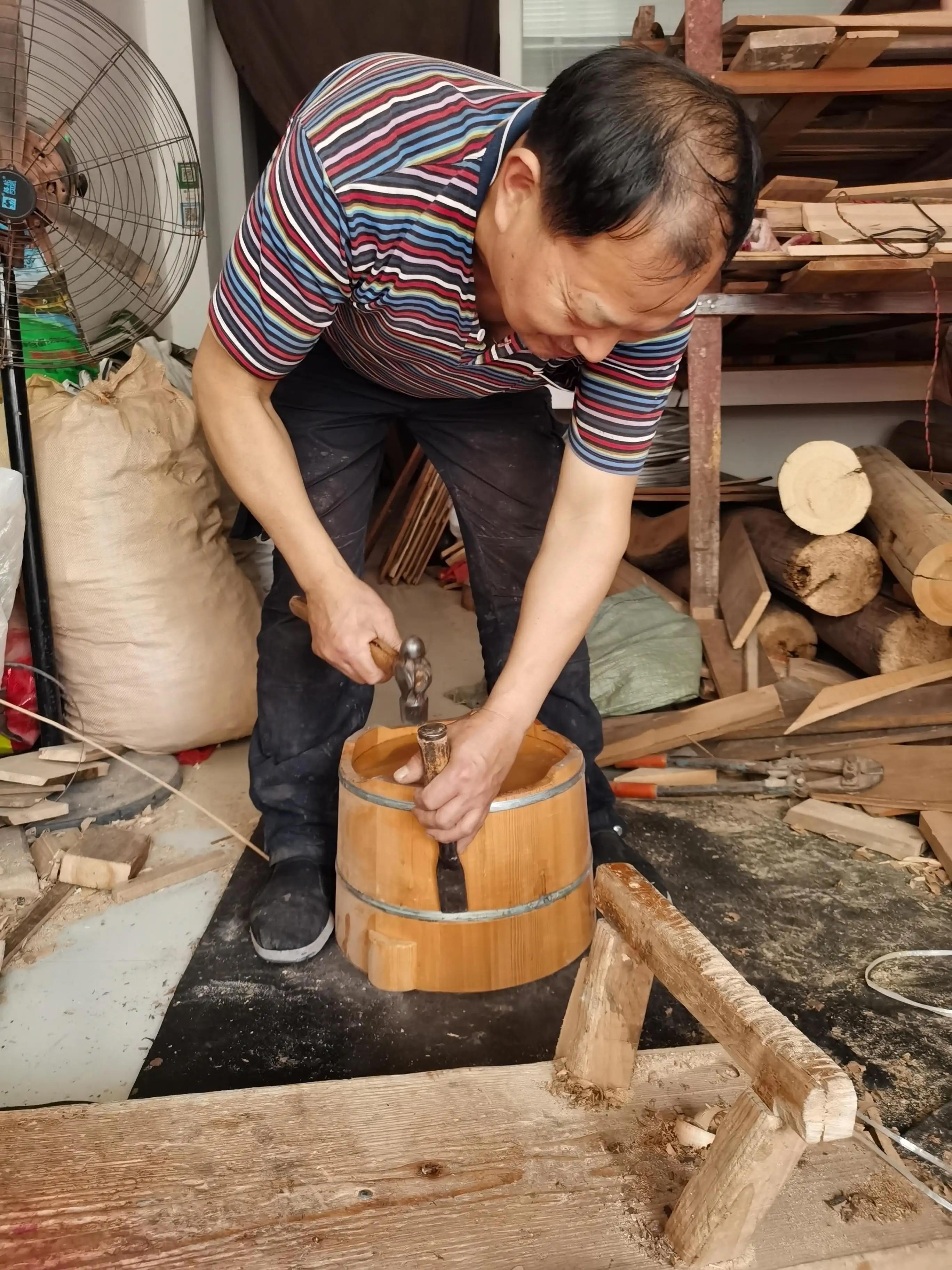 寻找渐行渐远的箍桶匠