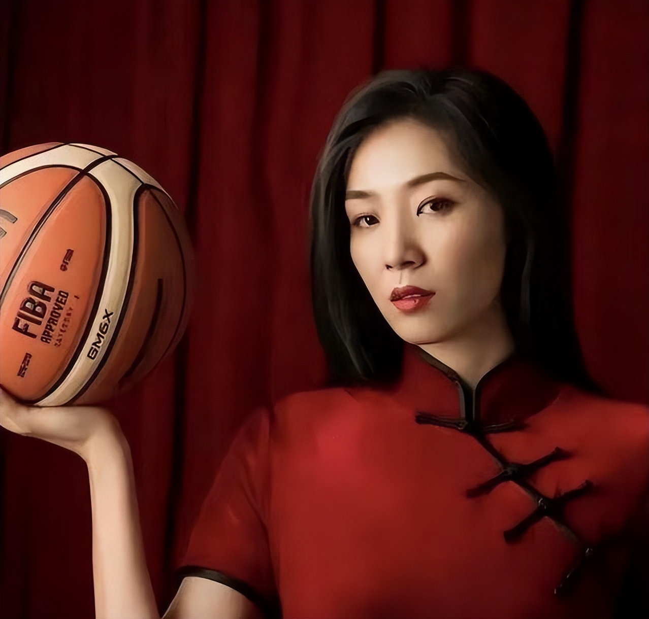 女篮颜值天花板李梦,女篮王思雨成长之路