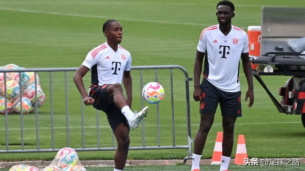 入门花式足球起球教程,花式足球贾尼尔起球教学