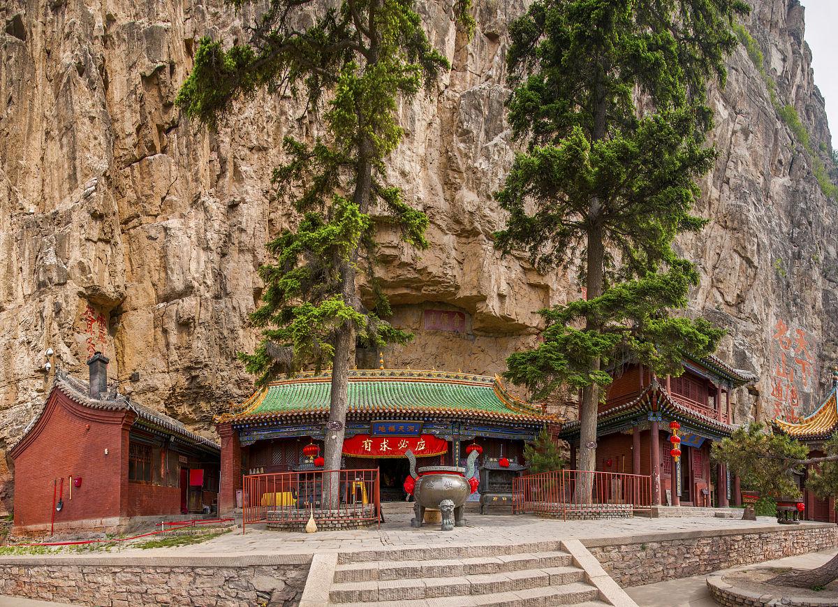 山西大同恒山，游客半山腰望见山下浓烟滚滚：全部游客紧急撤退