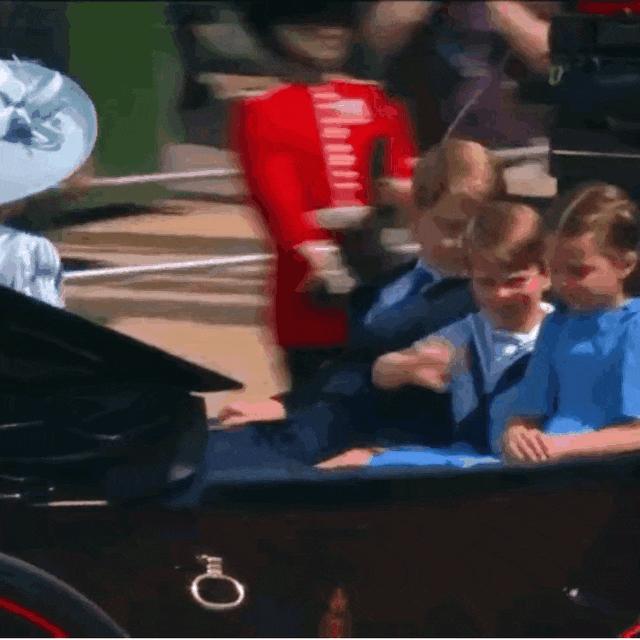 夏洛特豪气“喊话”英女足，威廉自豪做女儿传声筒，与有荣焉