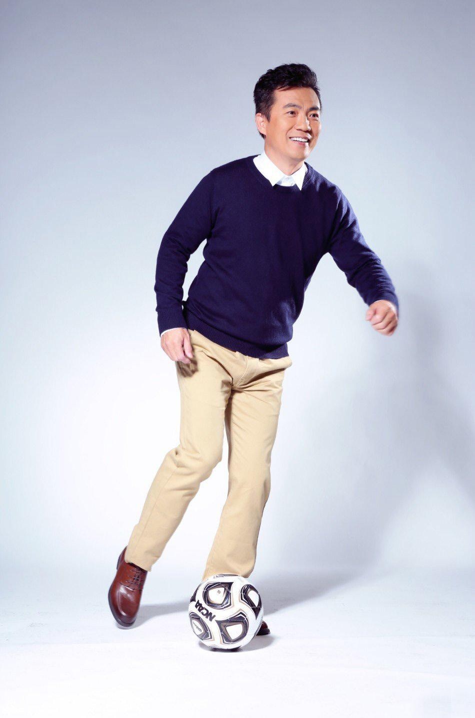 黄健翔解说罗纳尔多退役,黄健翔06年世界杯为什么辞职