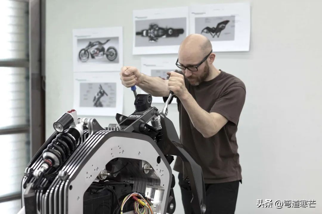 宝马电动摩托ce04哪里能买到,宝马最便宜的一款摩托超跑