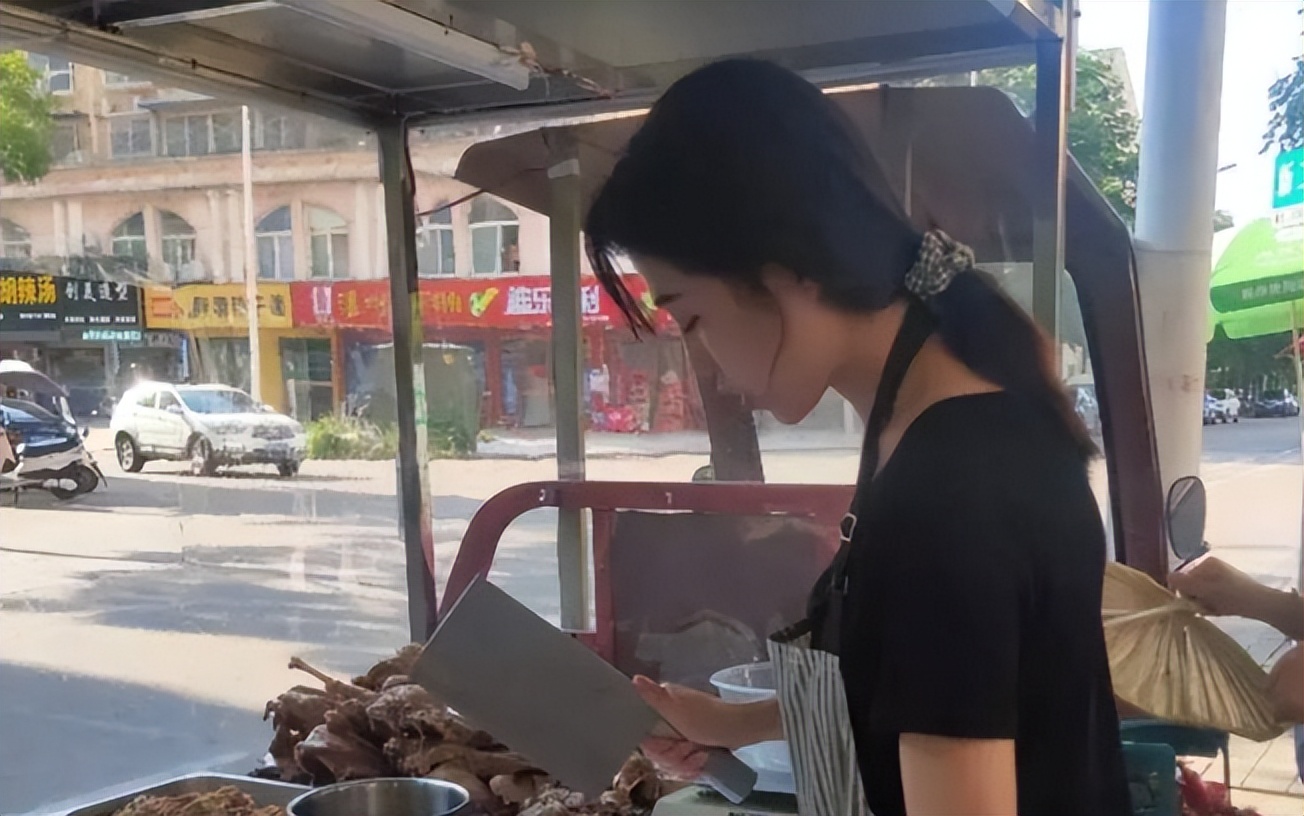 河南固始老鹅摊,地摊老鹅老板娘