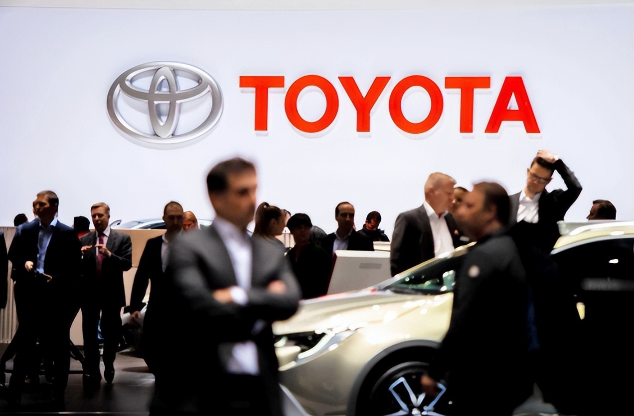 丰田急刹车怎么解决,丰田急刹车双闪没办法关