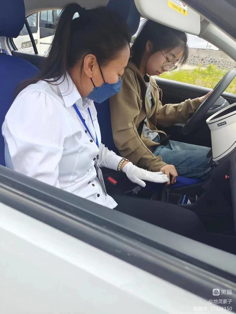 搞笑教练教车最火的视频,逼疯教练教车搞笑视频