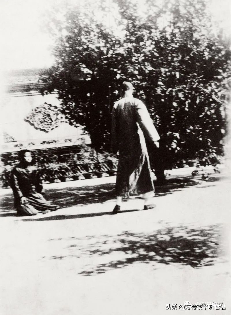 清宫太监真实的老照片,清末老照片离宫的太监