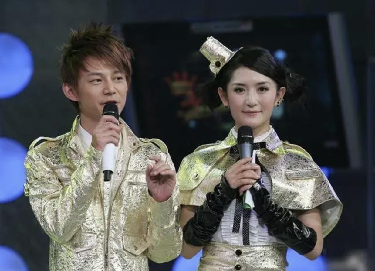 素颜是灾难，化妆是整容，这9位女明星的真实颜值，前后反差巨大