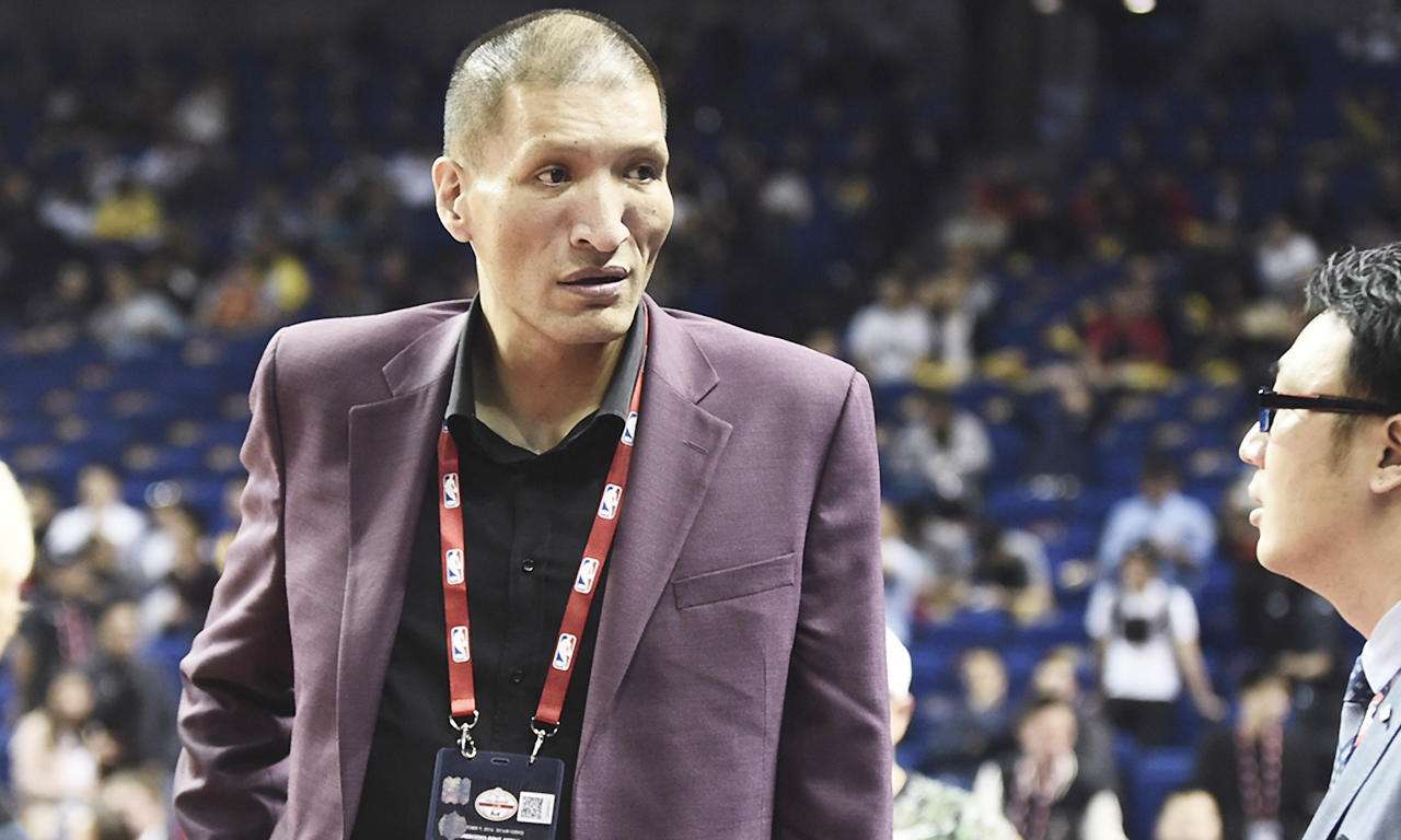 内蒙古篮协主席巴特尔年薪20万，中国篮协主席姚明呢？数字惊人