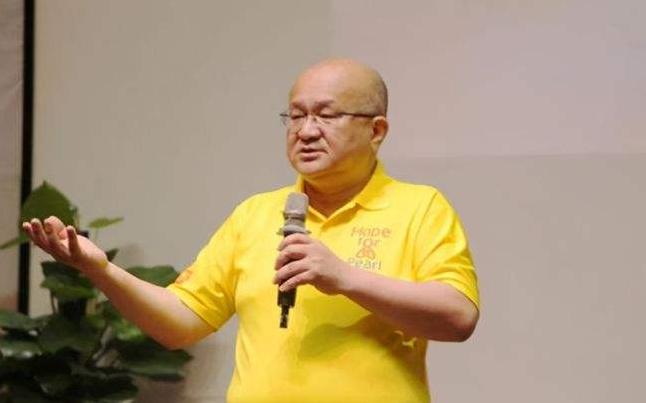 逆袭为百亿富豪的秦荣华，从日本买10000根木头：这本就是中国的