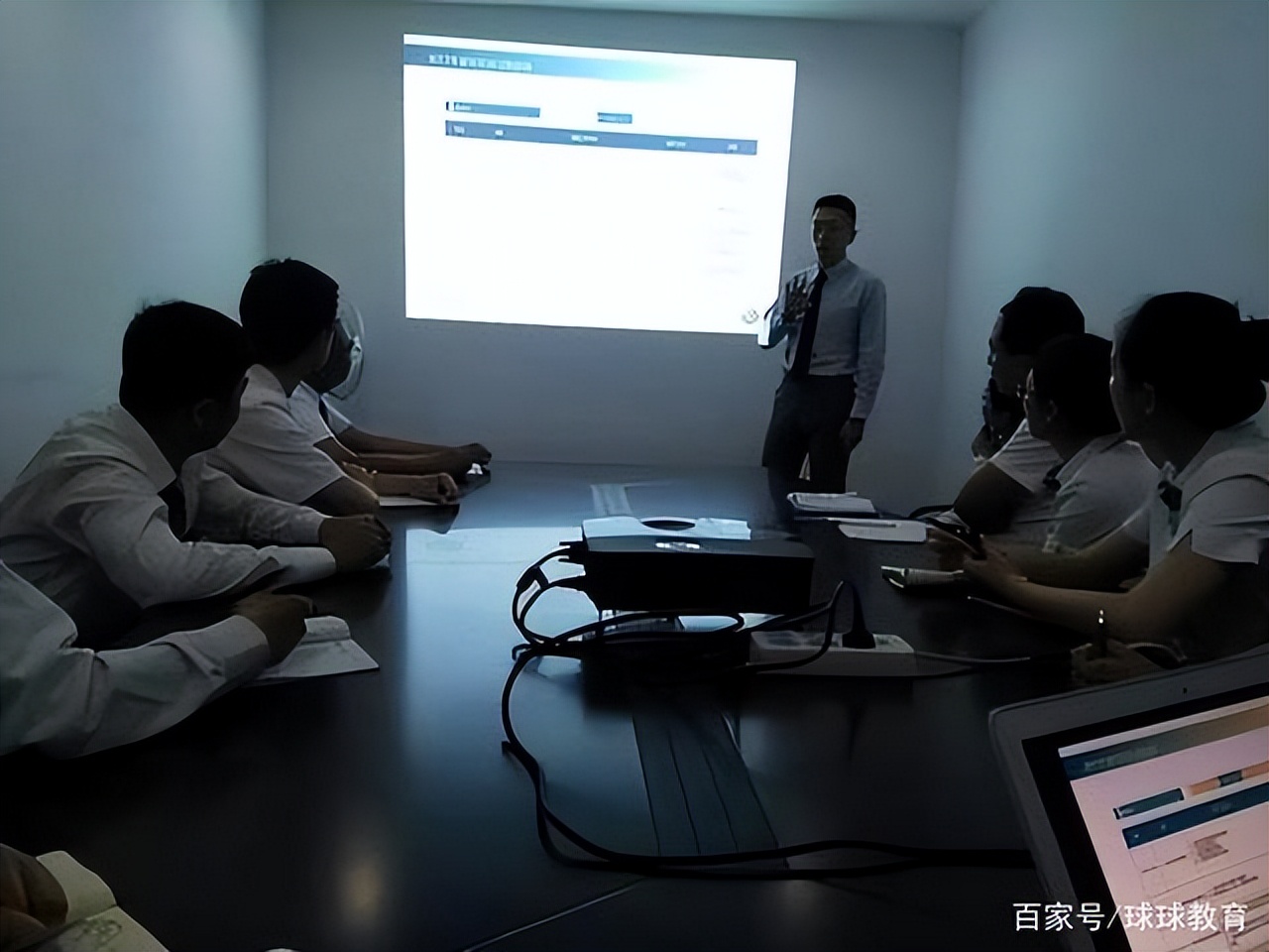 编制内不会被辞退么,编制内人员辞职不批怎么办