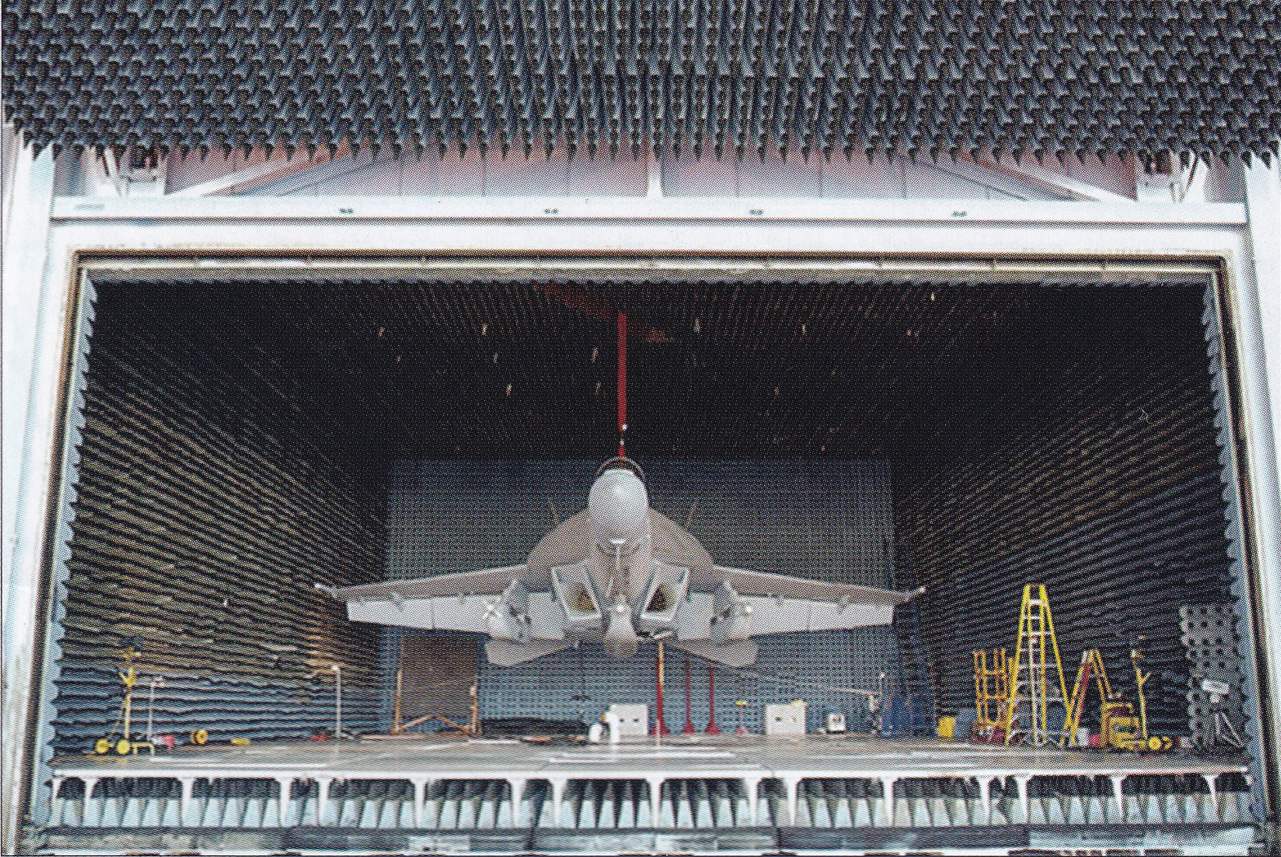 世界最强电子攻击机ea-18g咆哮者,美国空军ea-18g咆哮者攻击机