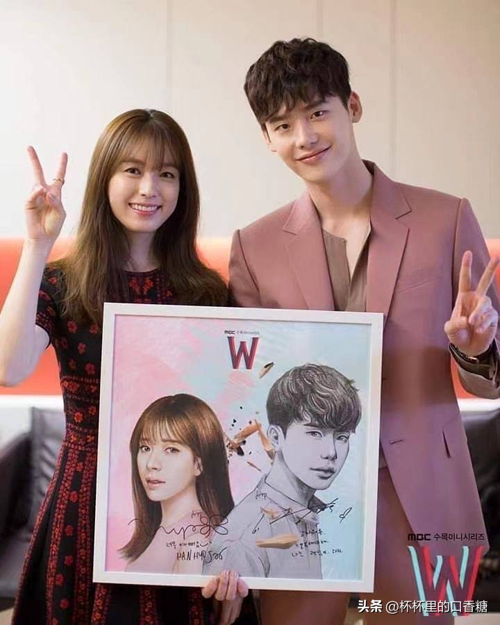 李钟硕绯闻女友都是女神！认爱IU，恋秀智乌龙，不认爱朴信惠遭酸