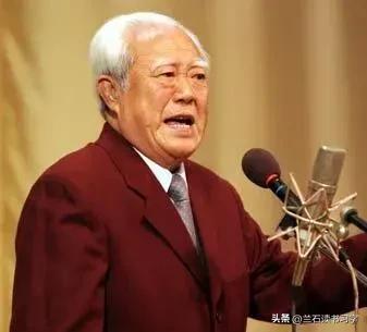 相声大师侯宝林奋斗历程,侯宝林什么年代成为相声权威