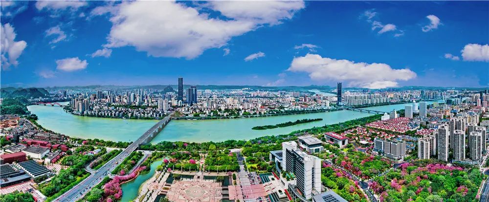 春天，我想到一座城，吃粉粉，看粉粉