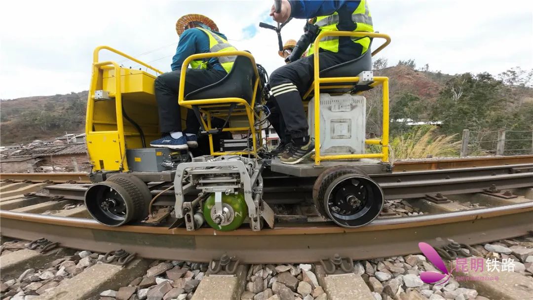 咻——铁路敞篷小跑车来啦