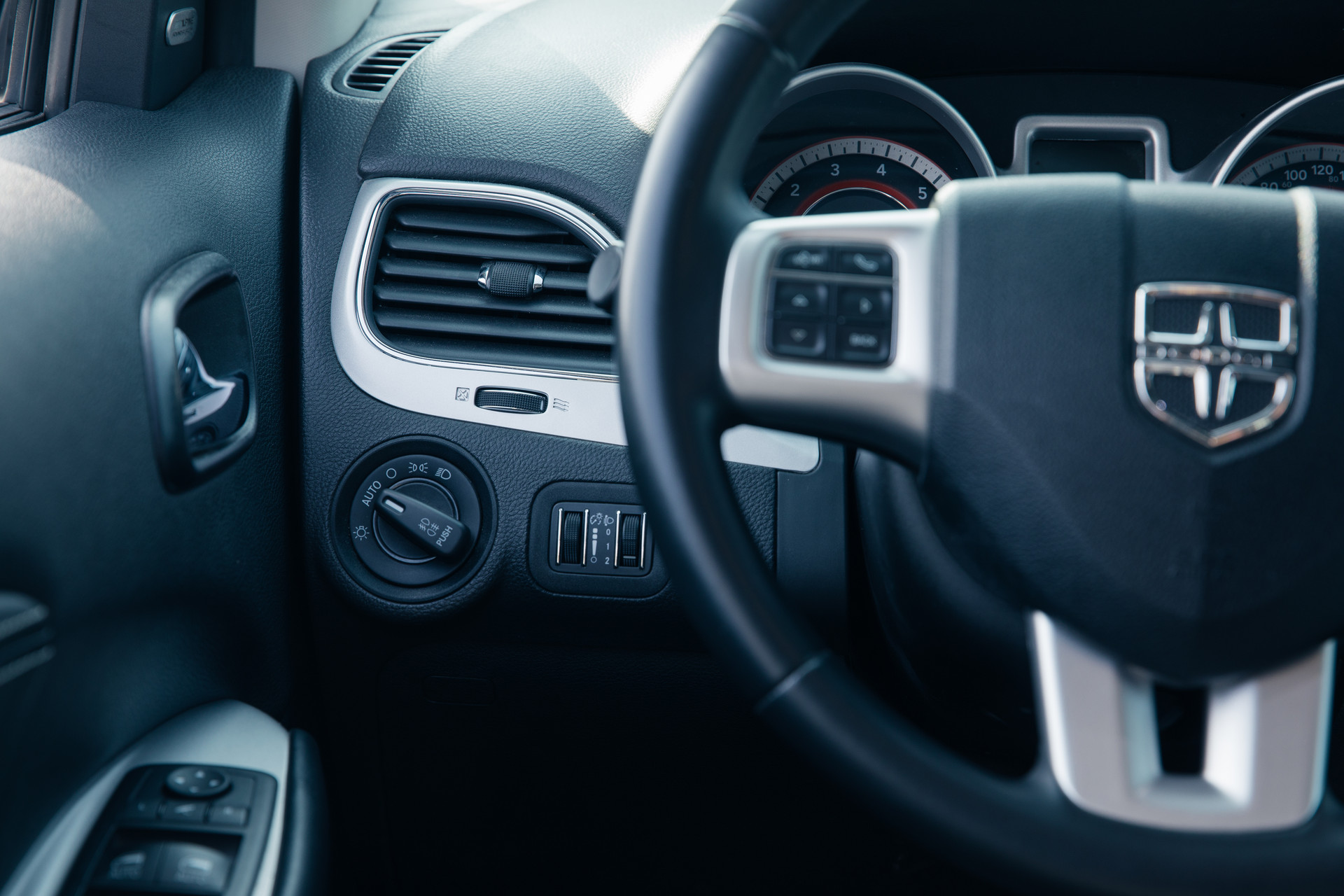 汽车4s店收费怎么避免,注意4s店这三种费不能交