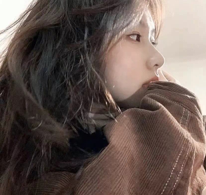 水瓶座男生性格全面解析图,水瓶座男生性格另类