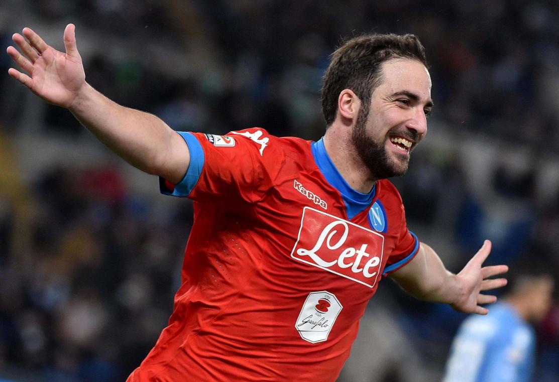 转会市场上那些突然反转,火山灰改变莱万轨迹“上树梗”因他得名