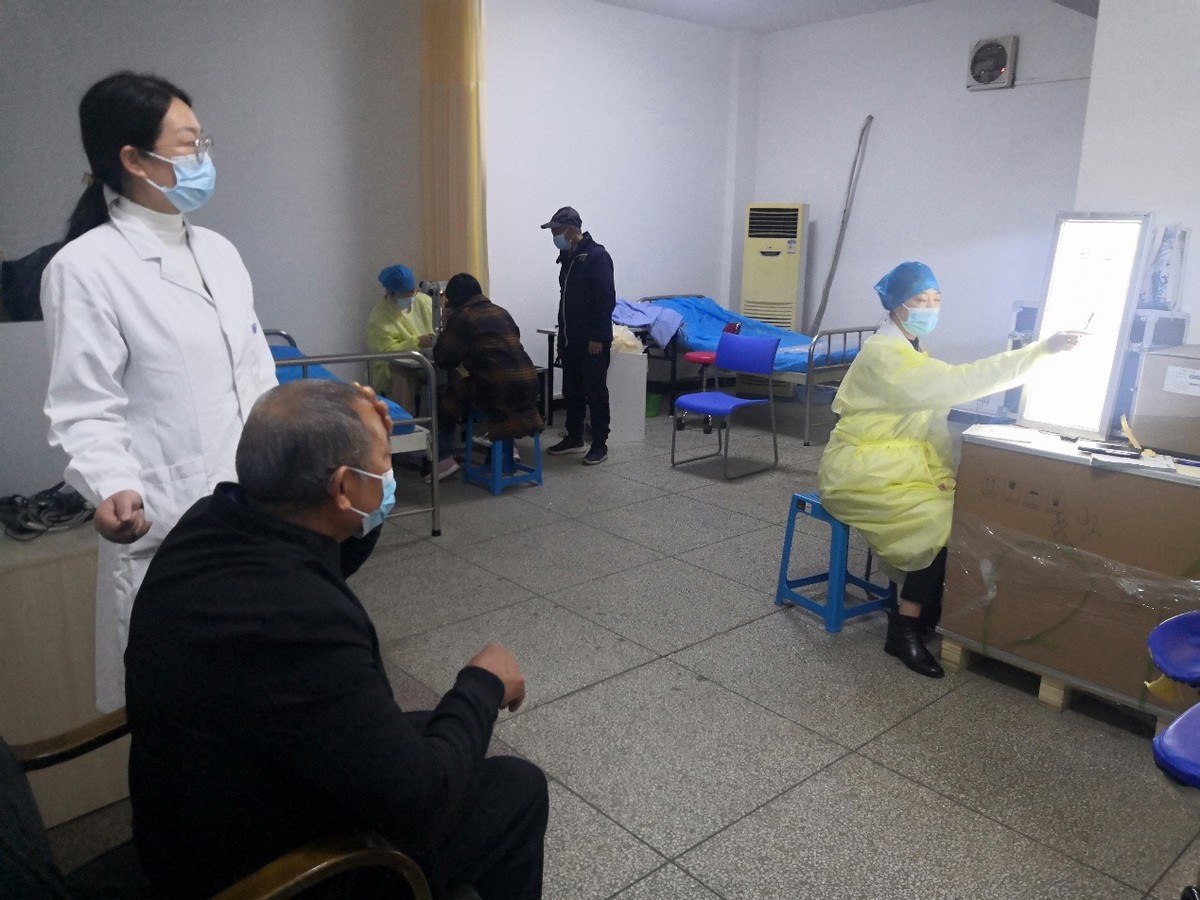 “健康快车”走进武当山符合条件的白内障患者将免费实施复明手术