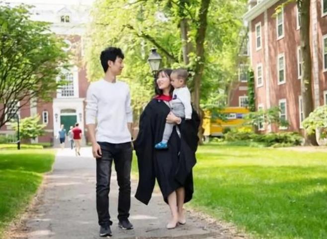 杭州17岁少年保送北大,浙江10岁女孩保送清华