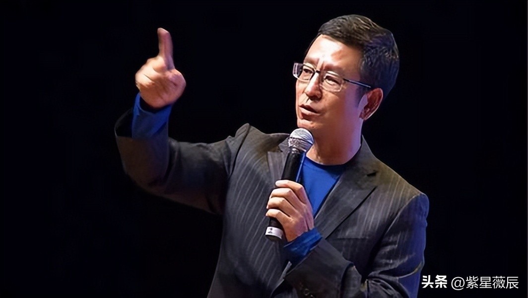 央视白岩松近况如何,白岩松与妻子现在状况