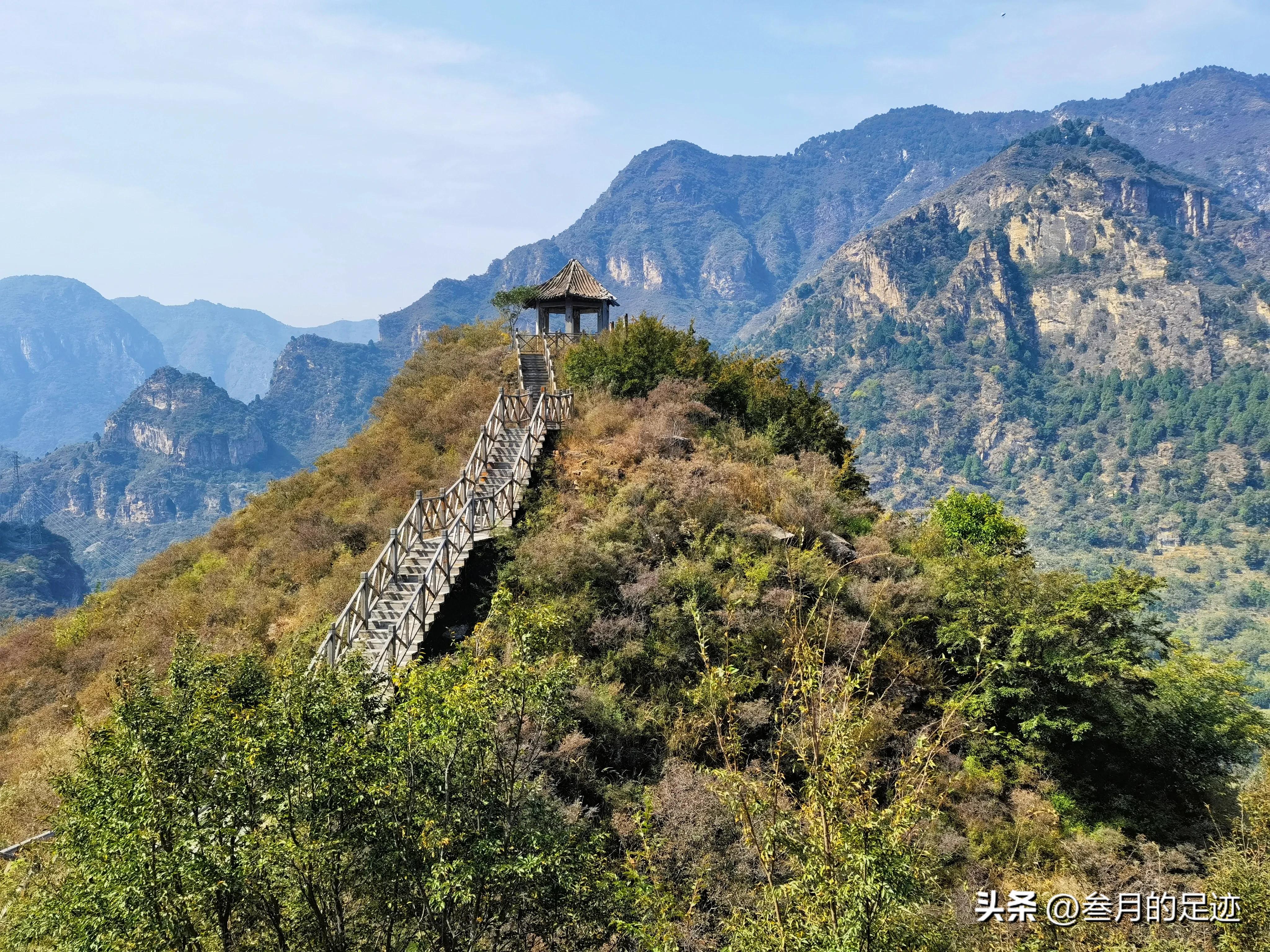 房山红叶最佳地点木栈道,北京房山森林游玩地方推荐