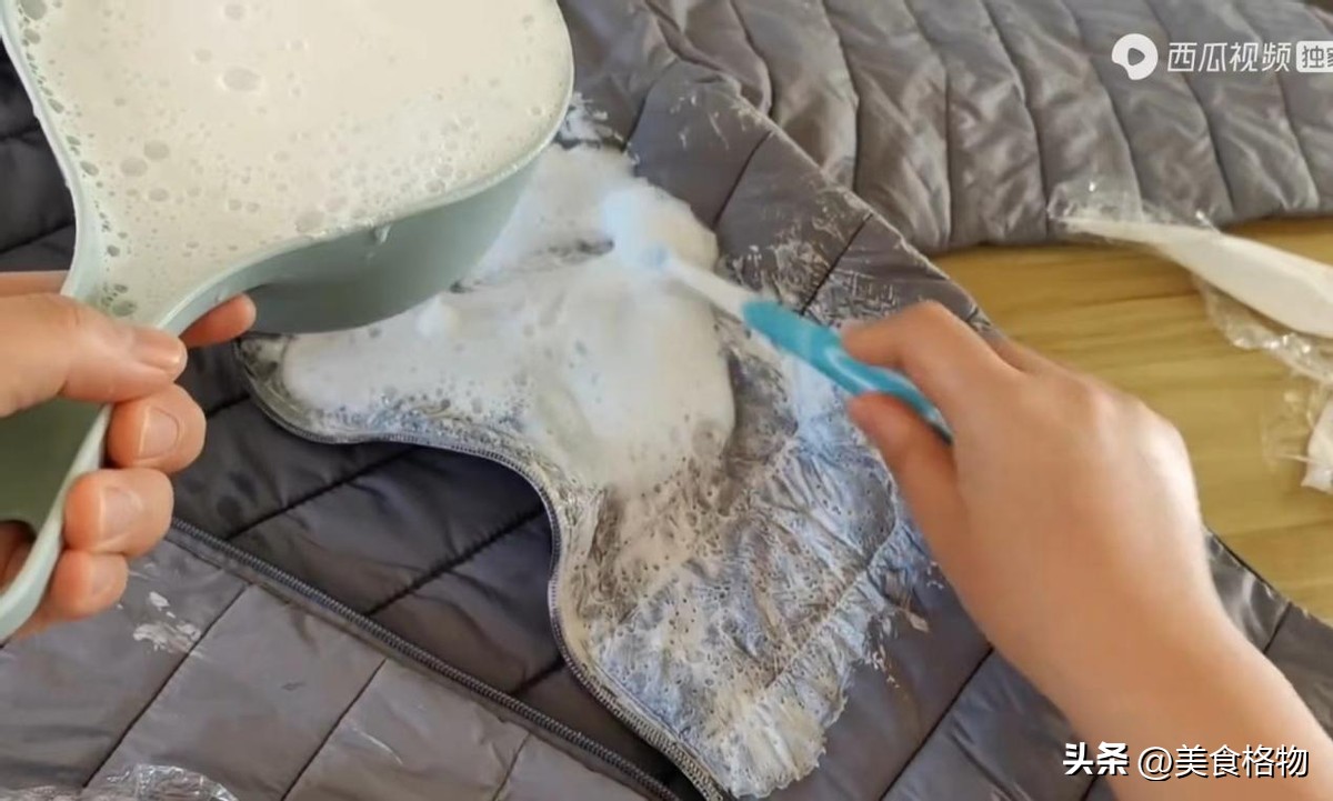 羽绒服脏了不用送干洗店教你一招,羽绒服不要干洗教你一个清洗绝招