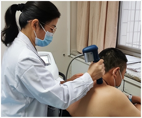 阳过之后腰腿酸痛什么原因,阳过三角肌疼痛怎么缓解