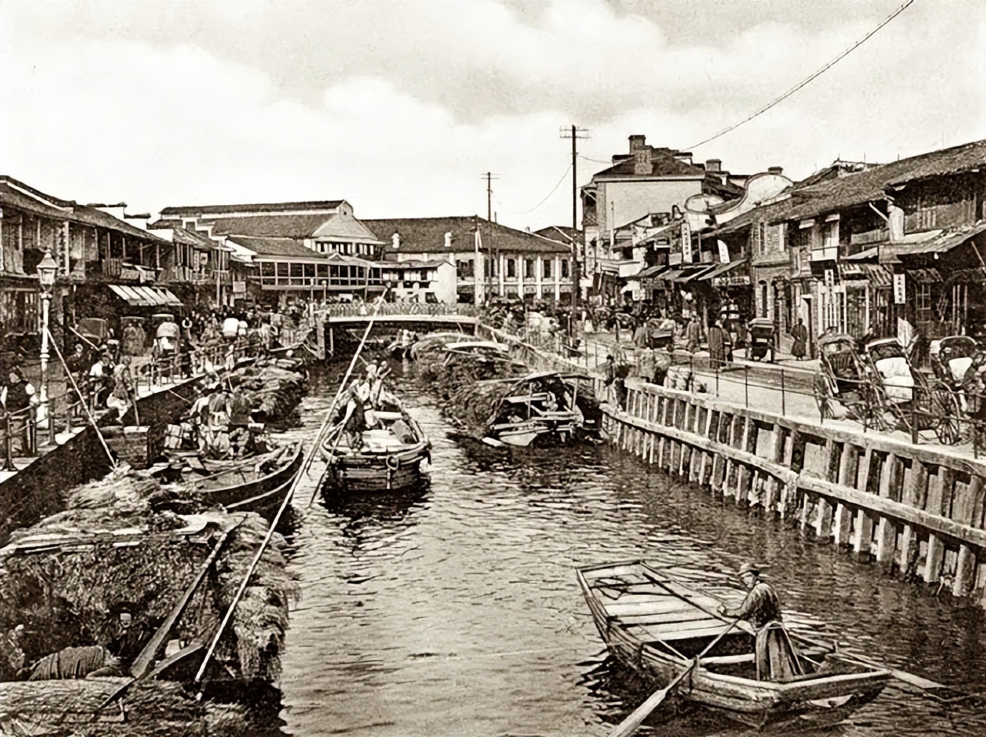 94年*小平邓**最后一次到上海，离开前对*菊黄**说：这是上海最后的机遇