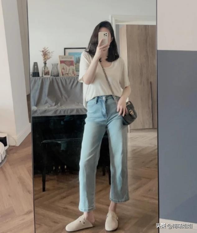 裙裤洋气减龄清凉短袖t恤百搭,2022潮款洋气t恤配背带裤