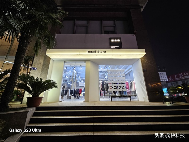 三星galaxys22超大杯,三星galaxys23ultra湖屿蓝评测