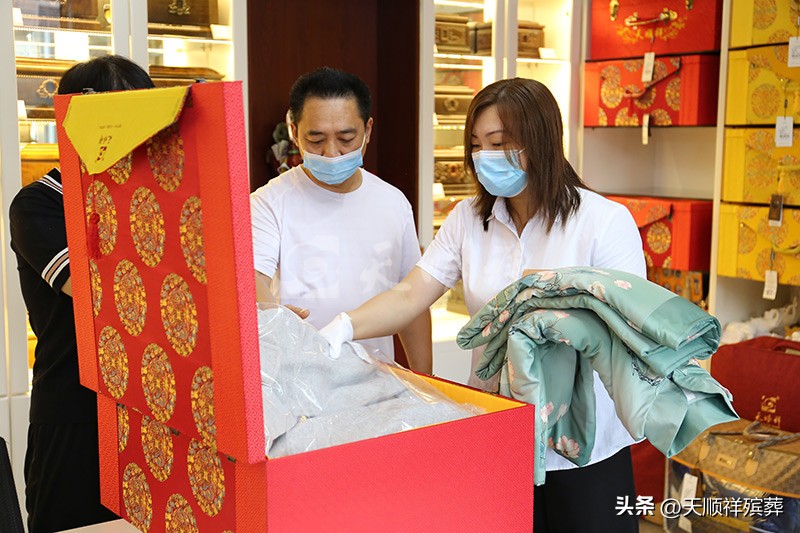 在哪能买到老人的寿衣,老人要提前准备寿衣吗