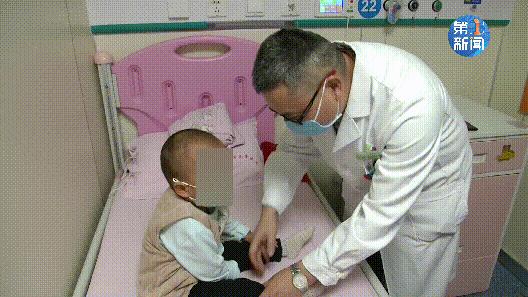 西安5岁男童患罕见病,西安男童烫伤