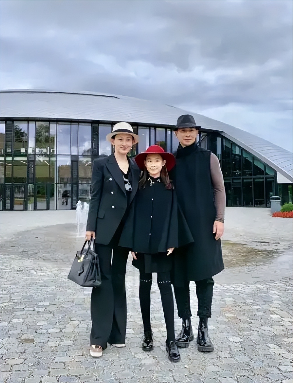 明星小孩上学学费,明星孩子上学的学费不敢想象