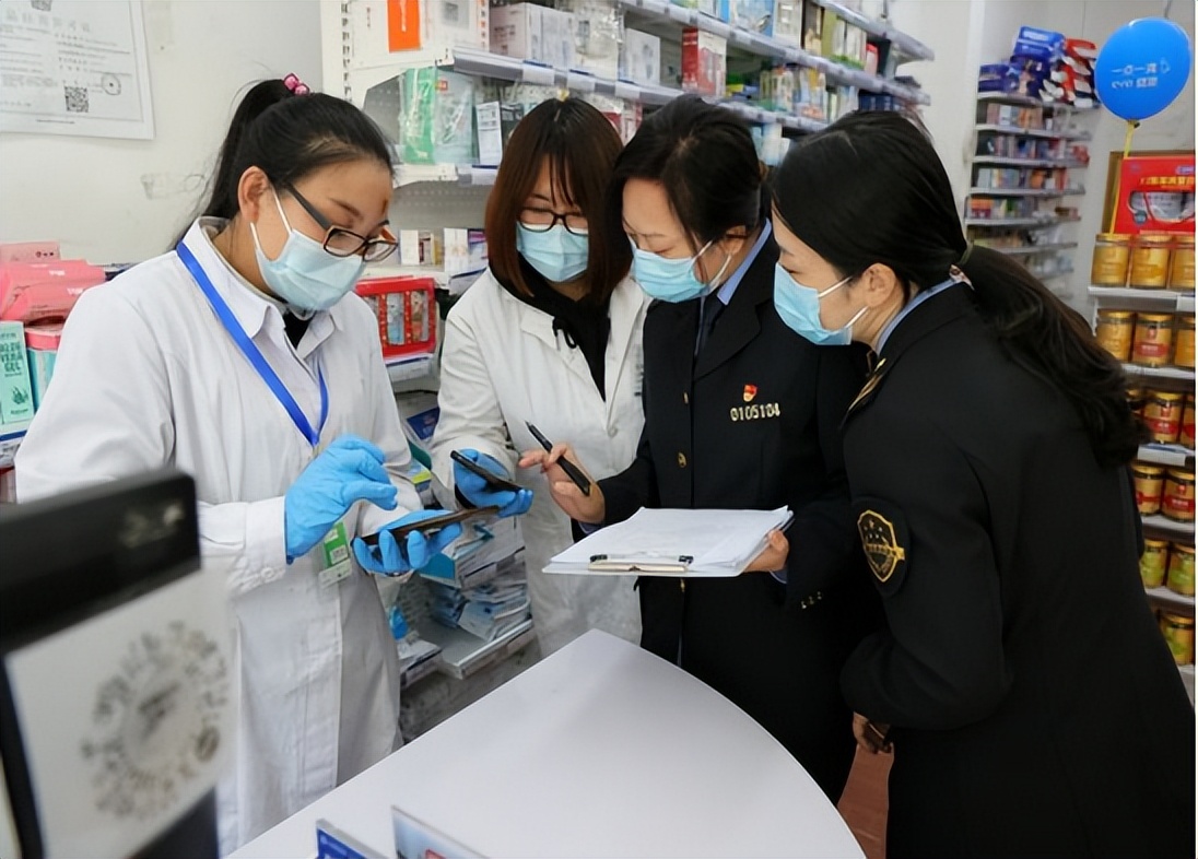 为什么我国大街小巷都是药店，他是靠什么赚钱，看内部人怎么说的