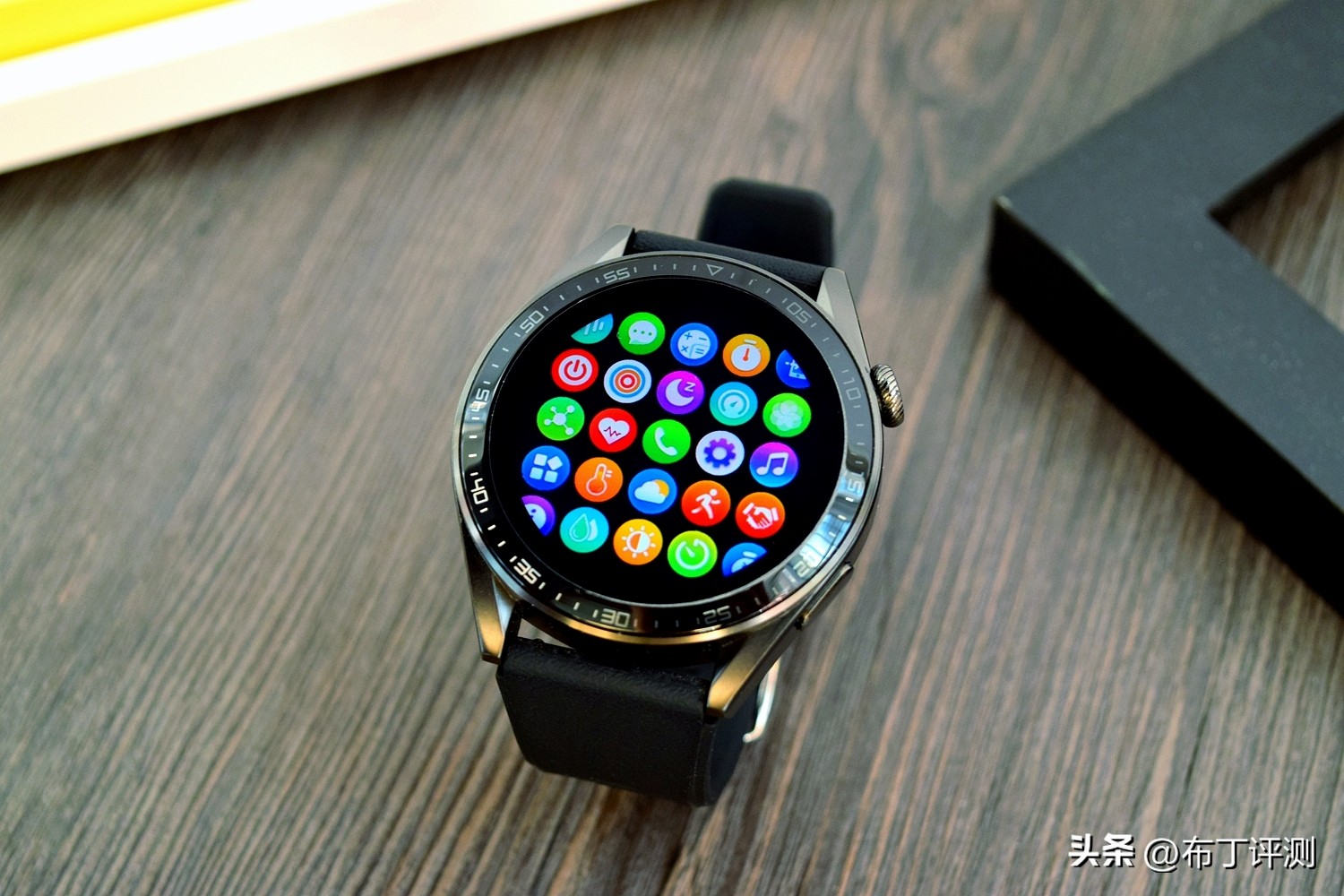 华为手表和荣耀智能手表哪个好,华为手表智能手表