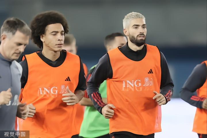 不止孙准浩、巴索戈：世界杯上，那些中国足球熟悉的面孔